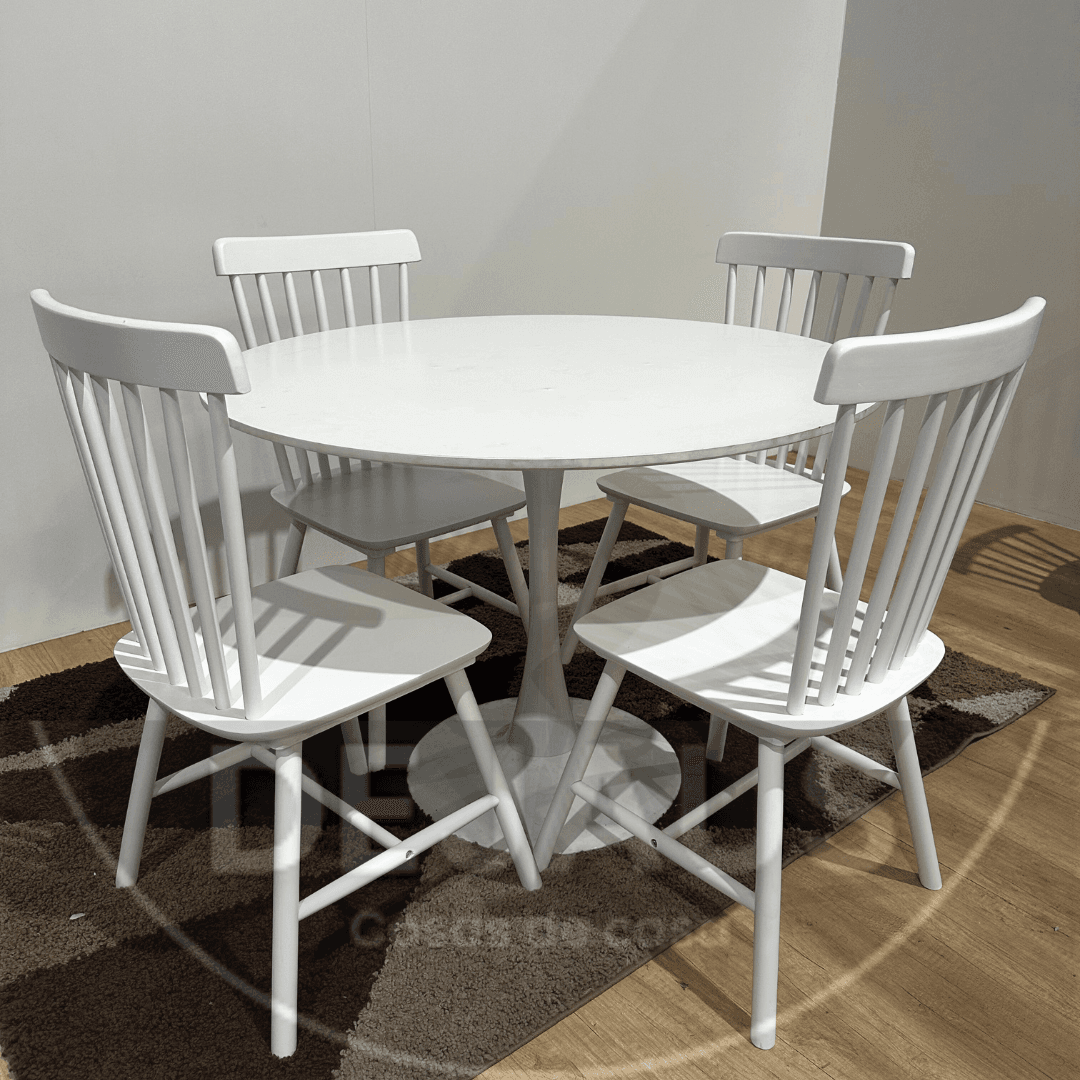 Mesa Tulip MDF Blanco con Sillas 4 Windsor Madera