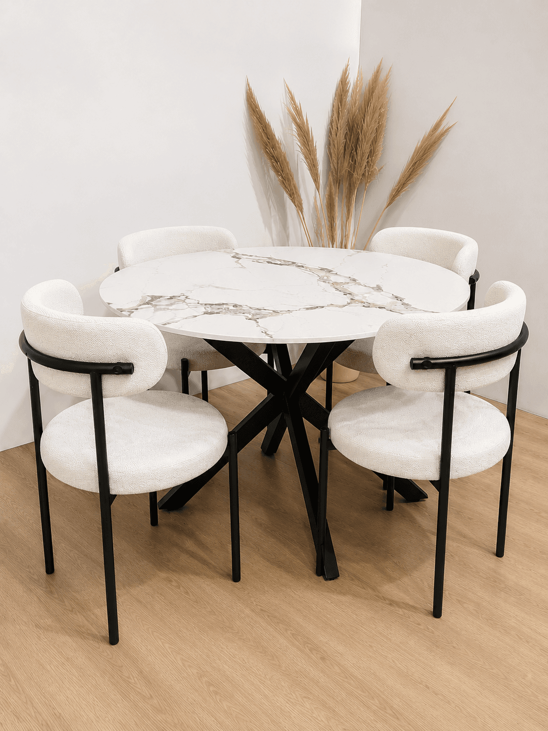 Comedor Mesa Warwick Stone con 4 Silla Oslo Lino Arpi
