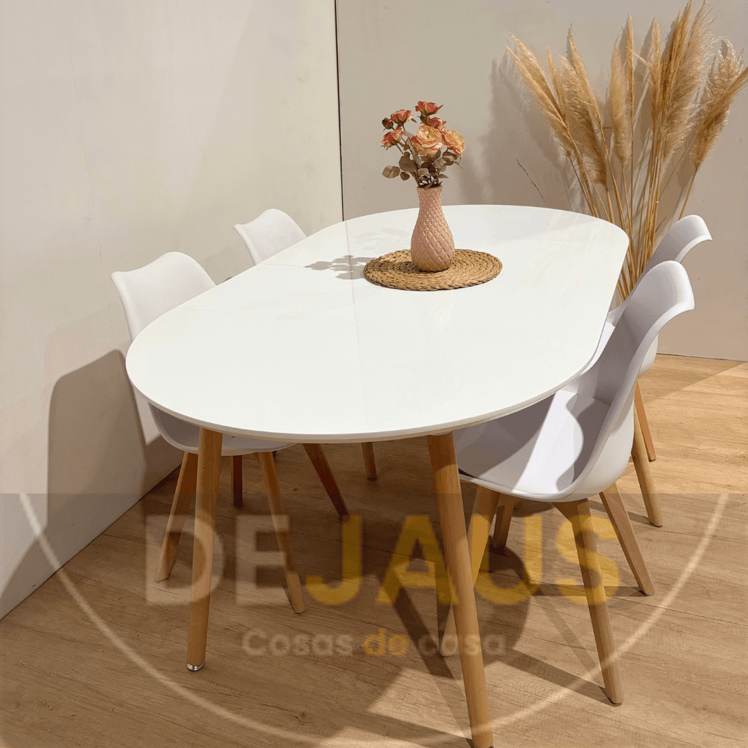 Mesa Expandible White con 4 Sillas Tulip