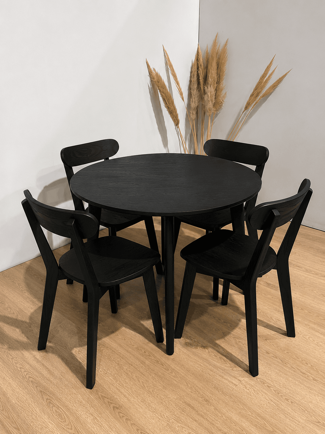 Mesa de Comedor Vema Redonda con 4 Sillas Fresno Negro