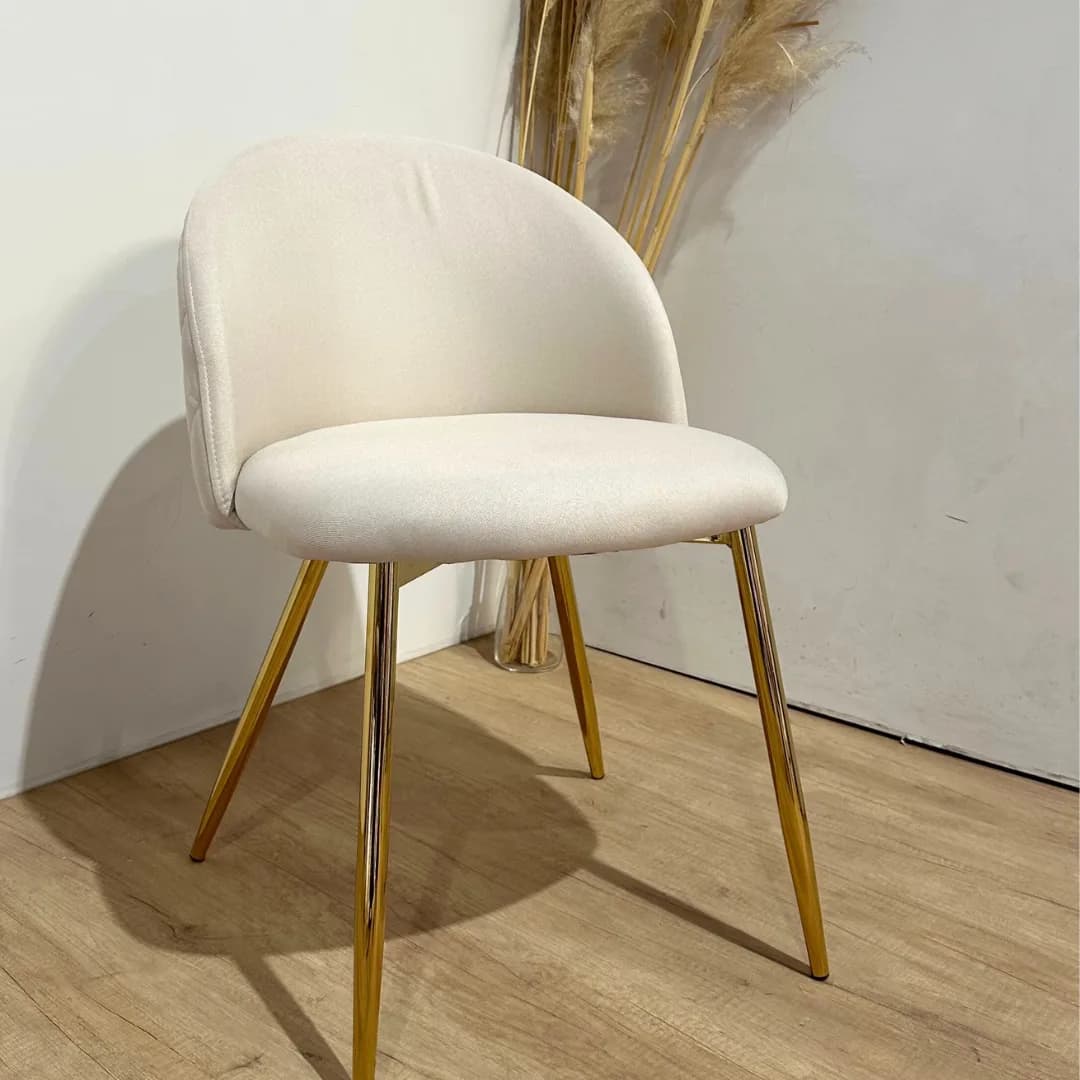 Comedor 4 personas Mesa Lyon Gold con Sillas Tokio Lino Gold