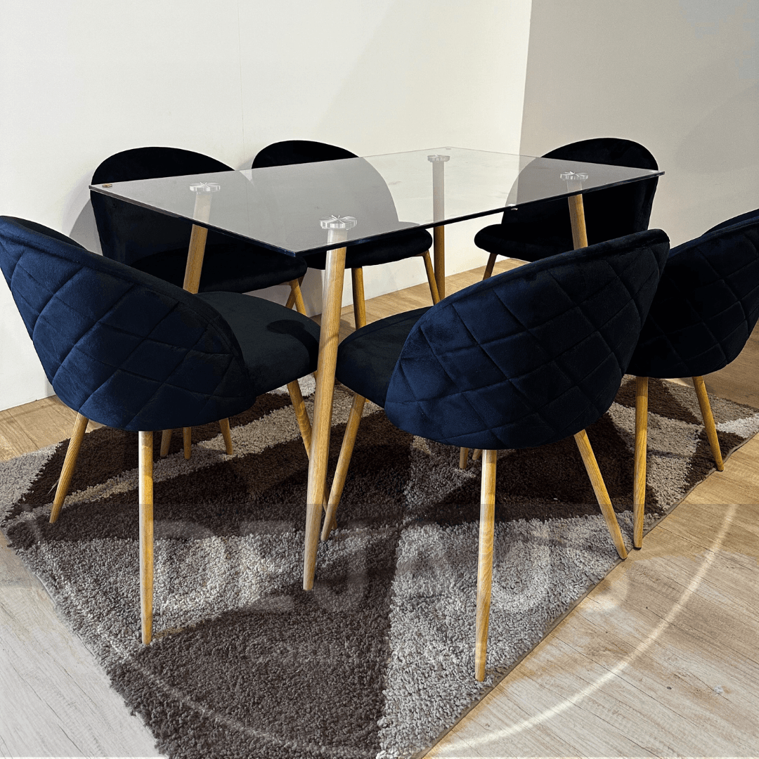 Mesa Nórdica Four con Sillas Tokio Felpa