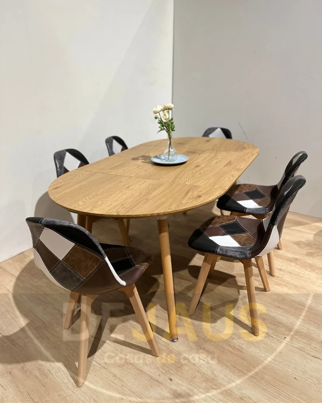 Mesa Expandible Wood con Sillas Davinci