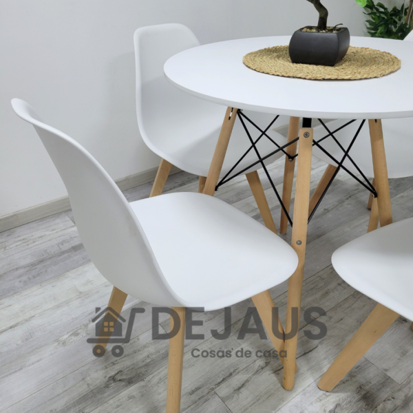 Mesa Eames MDF con Sillas Eames Pro