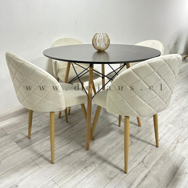 Mesa Eames Negra con 4 Sillas Tokio Felpa Wood