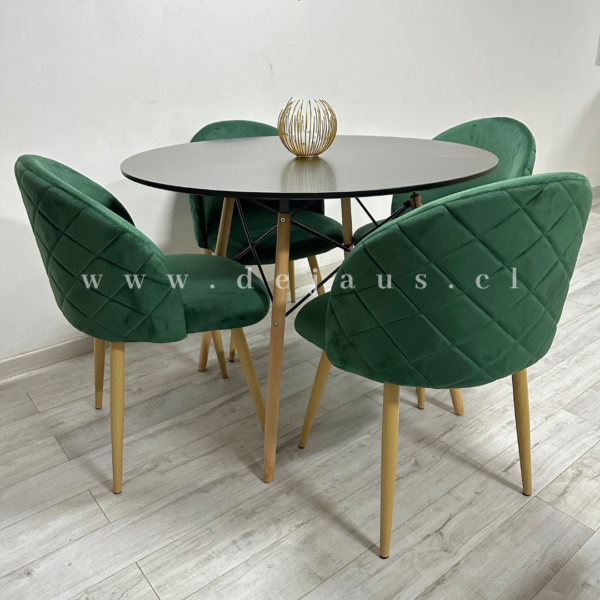 Mesa Eames Negra con 4 Sillas Tokio Felpa Wood