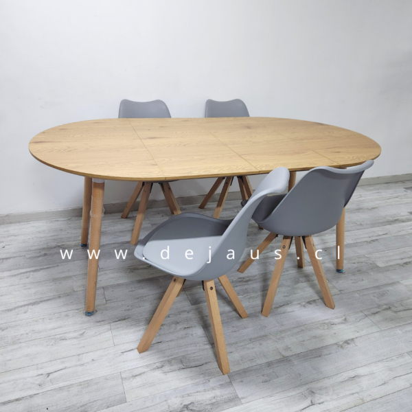 Mesa Wood Expandible con Sillas Tulip Nord