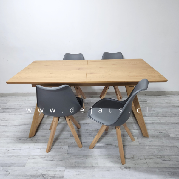 Mesa Expandible Zeus con Sillas Tulip Nord