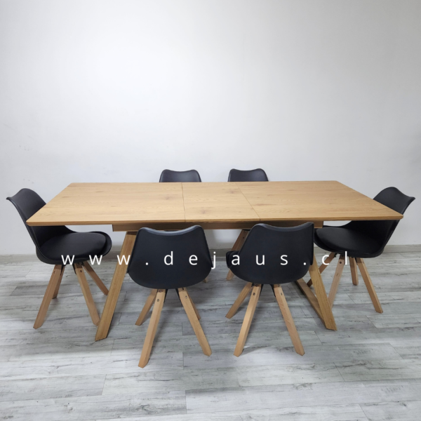 Mesa Expandible Zeus con Sillas Tulip Nord