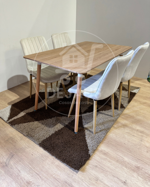 Set de Comedor 4 Personas – Mesa Eames Wood y Sillas Luxury