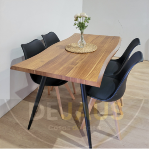 Mesa Rectangular Nordica con 4 Sillas Tulip