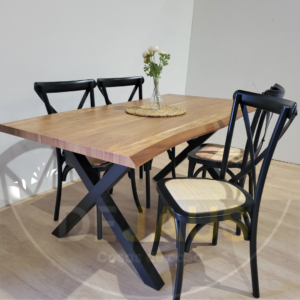 Mesa Rectangular Nordica X con 4 Sillas Crossback