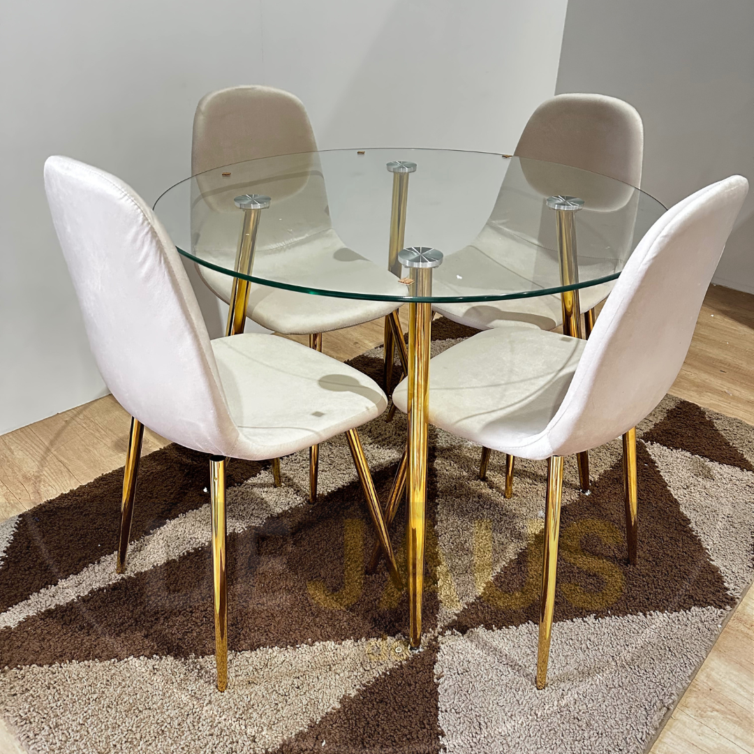 Comedor 4 Personas Mesa Lyon Gold con Sillas Milano Felpa Gold