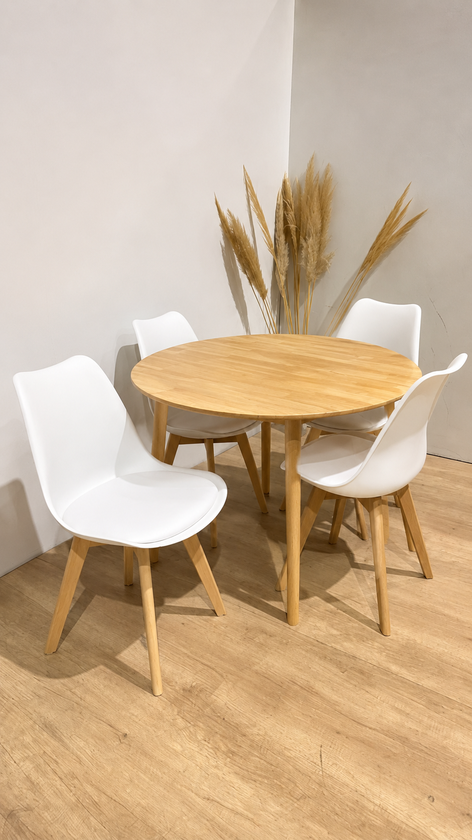 Mesa de Comedor Vema redonda con 4 Sillas Tulip