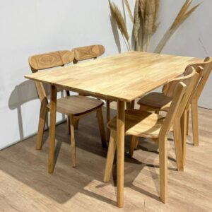 Mesa Vema Rectangular con 4 Silla Fresno Wood